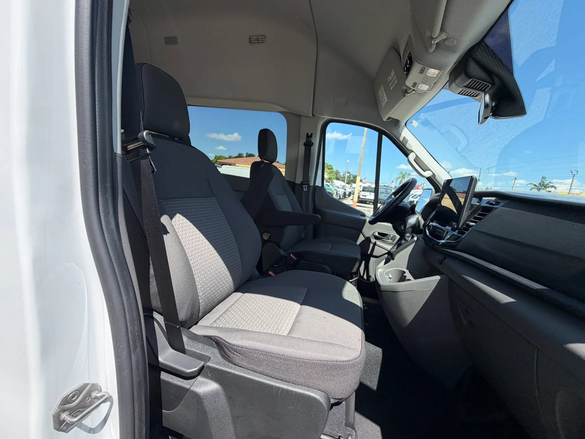 Used 2024 Ford Transit 350 148 High Roof Wagon RWD image 20