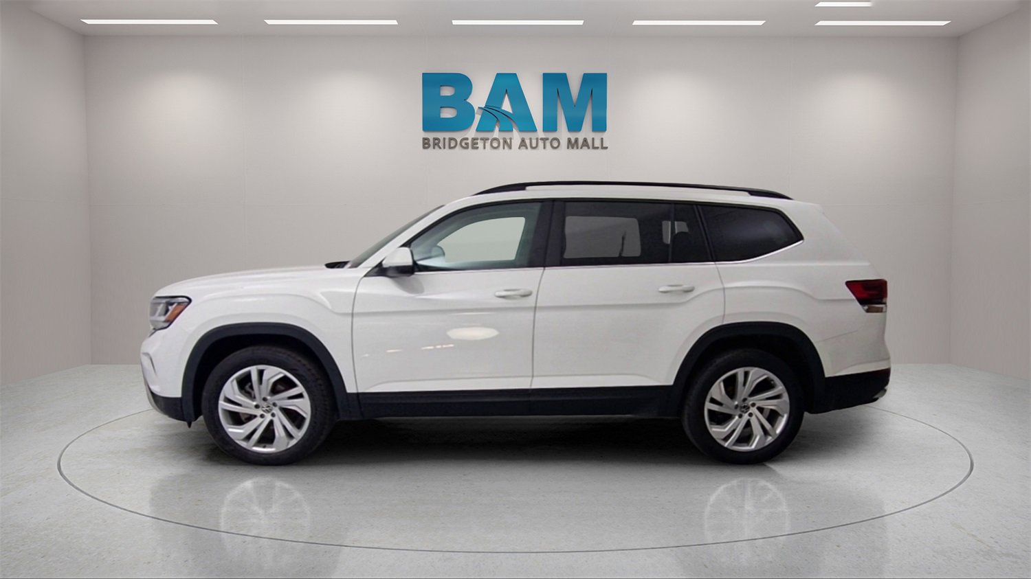 Used 2021 Volkswagen Atlas SE w/ Panoramic Sunroof Package image 4