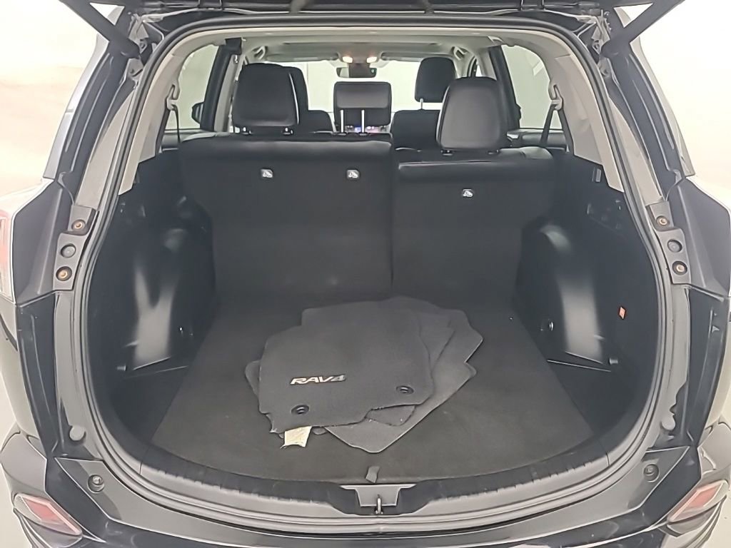 Used 2016 Toyota RAV4 Limited image 18