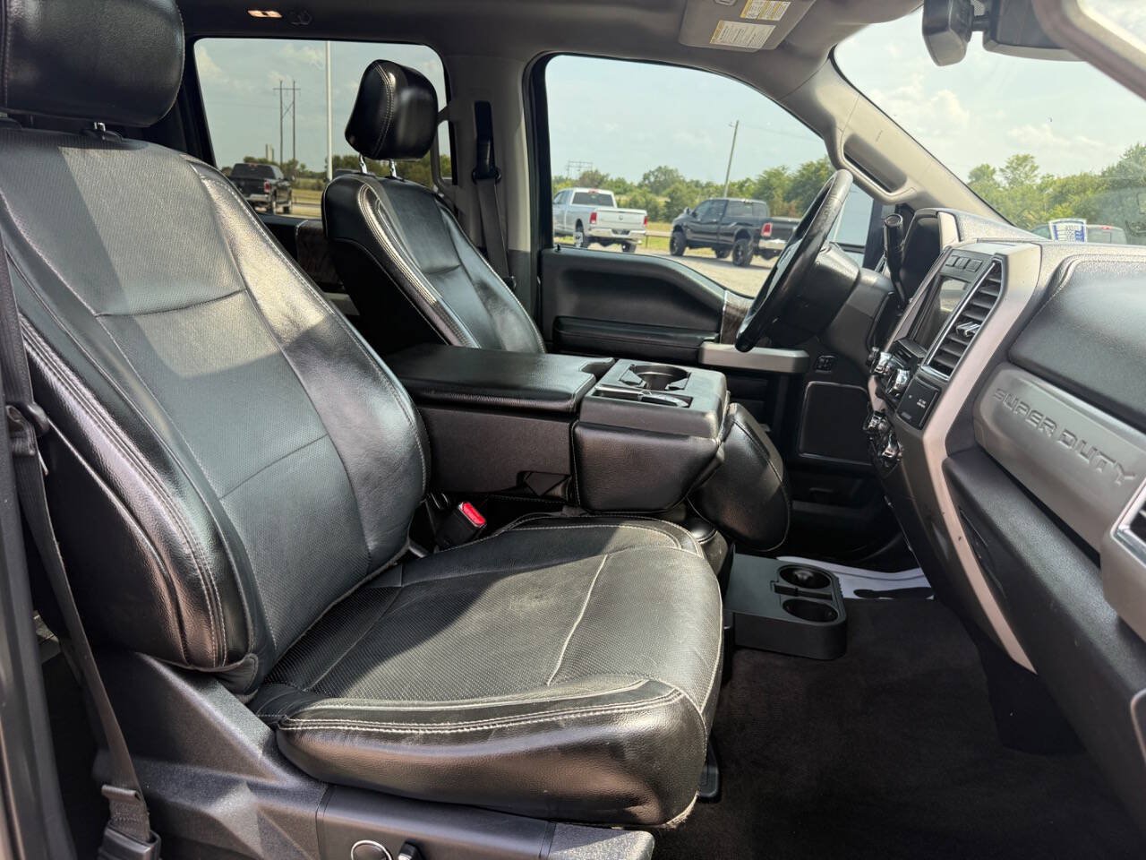 Used 2017 Ford F250 Lariat w/ Lariat Ultimate Package AWD/4WD image 52