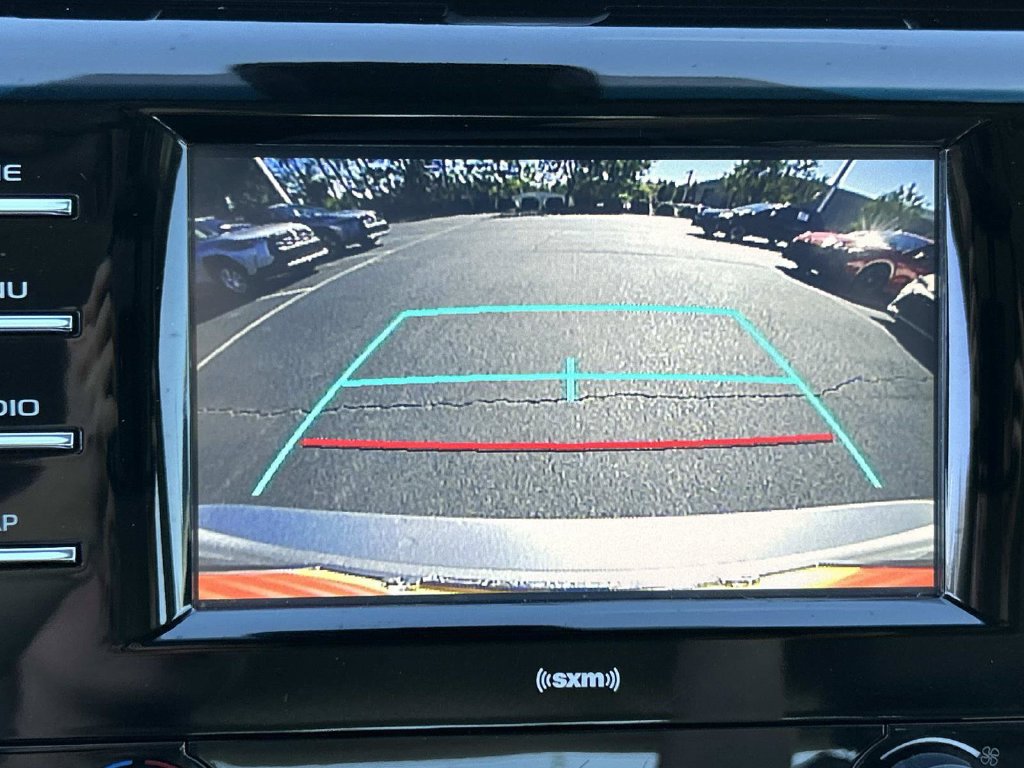 Used 2020 Toyota Camry SE FWD image 33