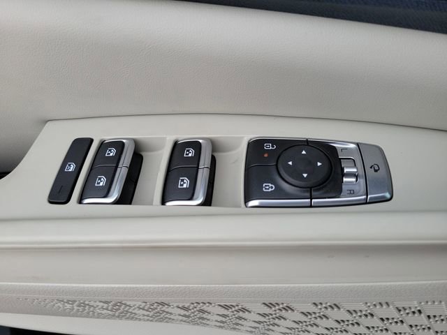 Used 2026 Kia Carnival EX FWD image 19