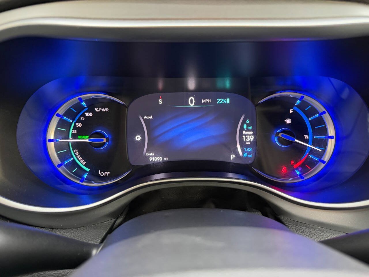 Used 2017 Chrysler Pacifica Platinum FWD image 24