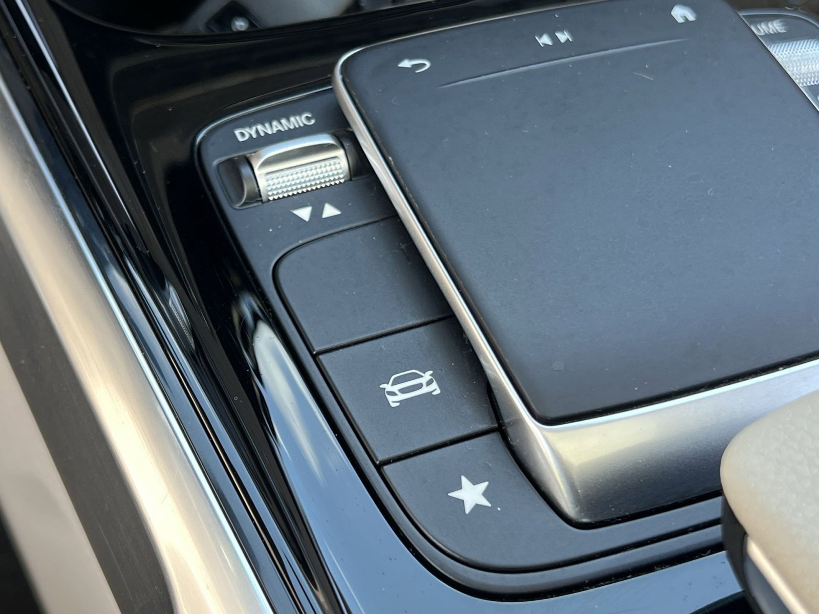 Certified 2021 Mercedes-Benz GLB 250 4MATIC image 33