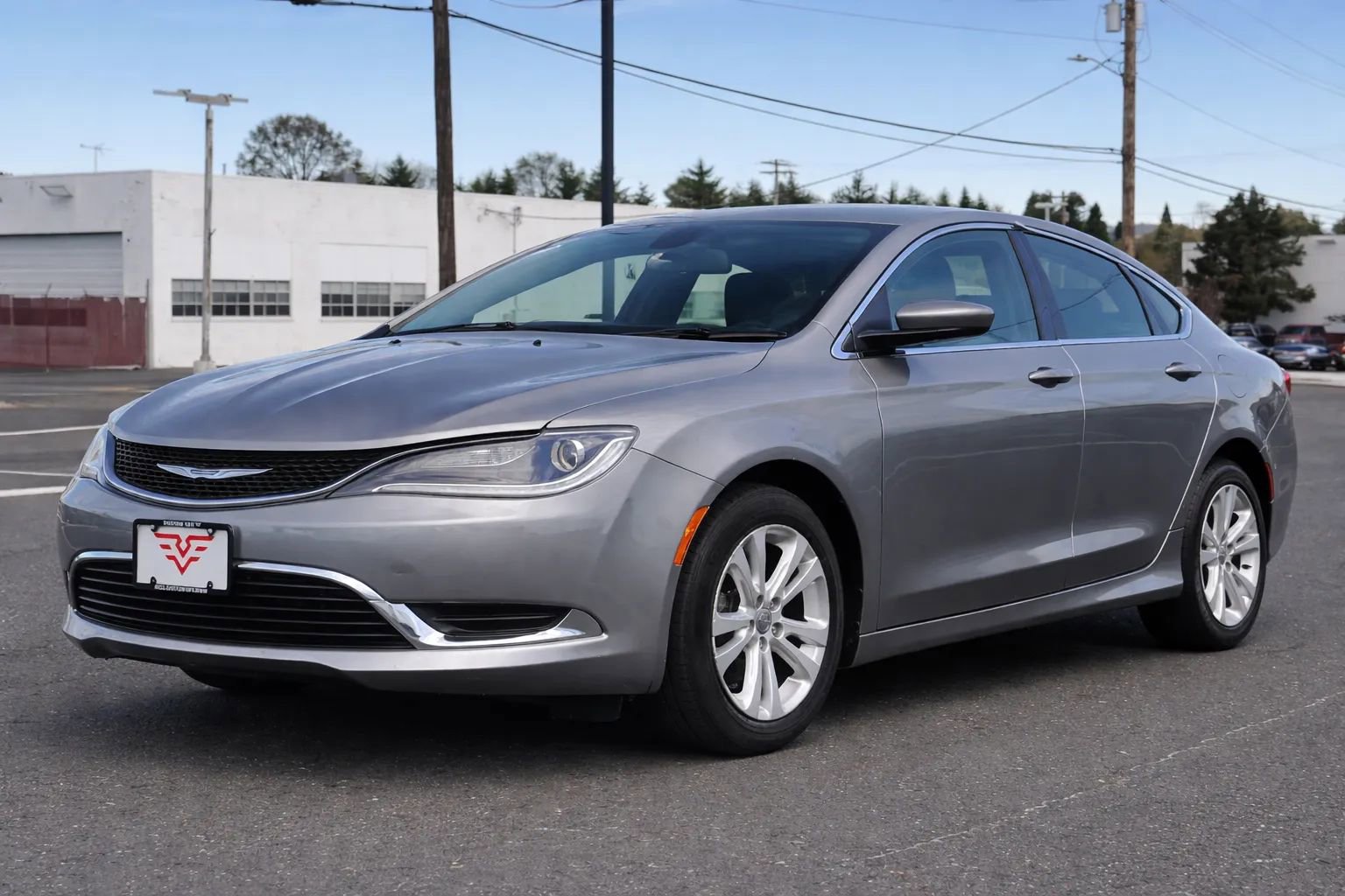 Used 2015 Chrysler 200 Limited FWD image 2