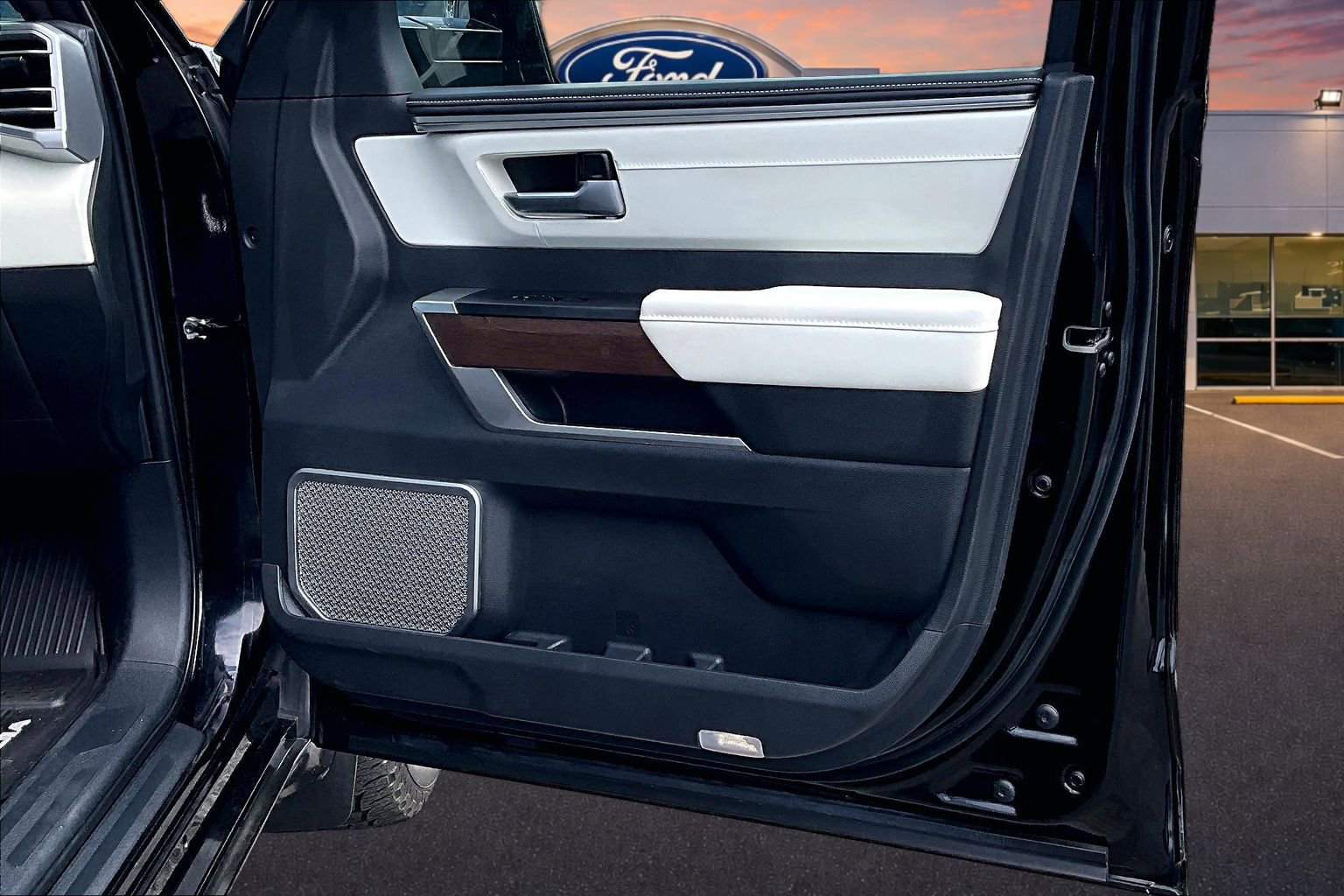 Used 2024 Toyota Sequoia Capstone AWD/4WD image 24