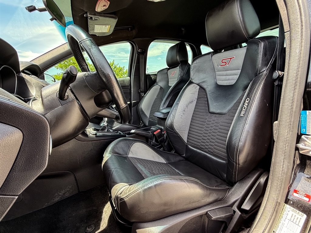 Used 2015 Ford Focus ST w/ Equipment Group 401A image 9