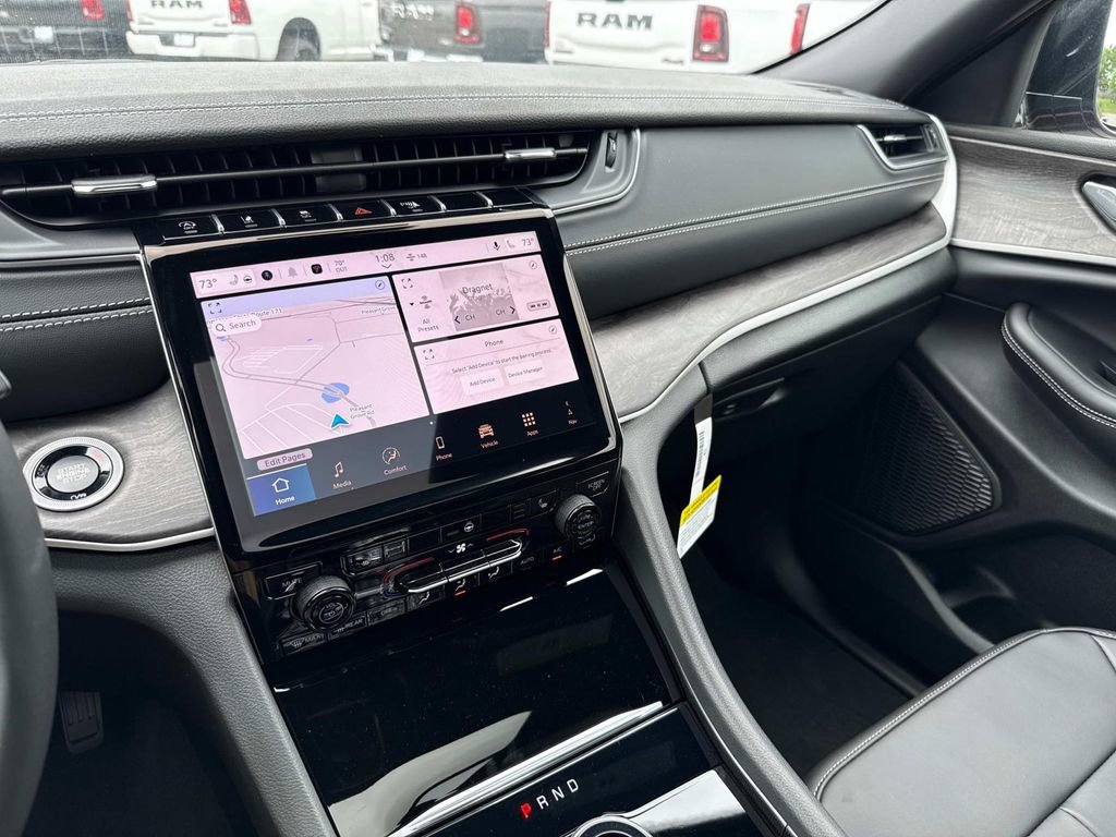 New 2025 Jeep Grand Cherokee Limited w/ Black Appearance Package AWD/4WD image 23