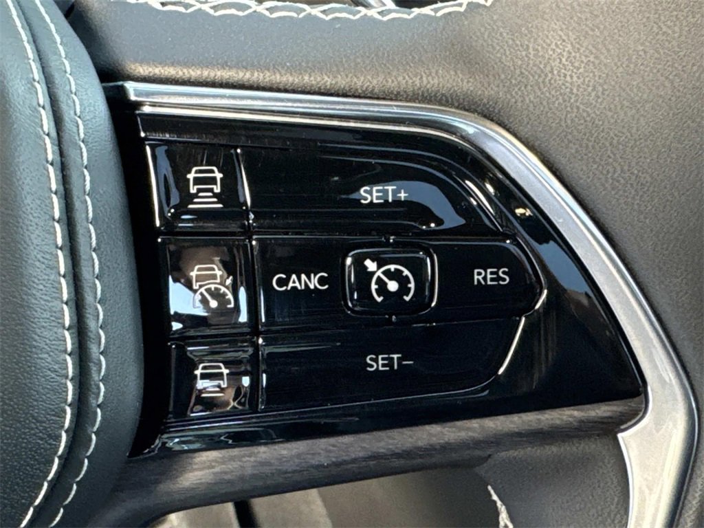 Used 2023 Jeep Grand Cherokee Overland image 27