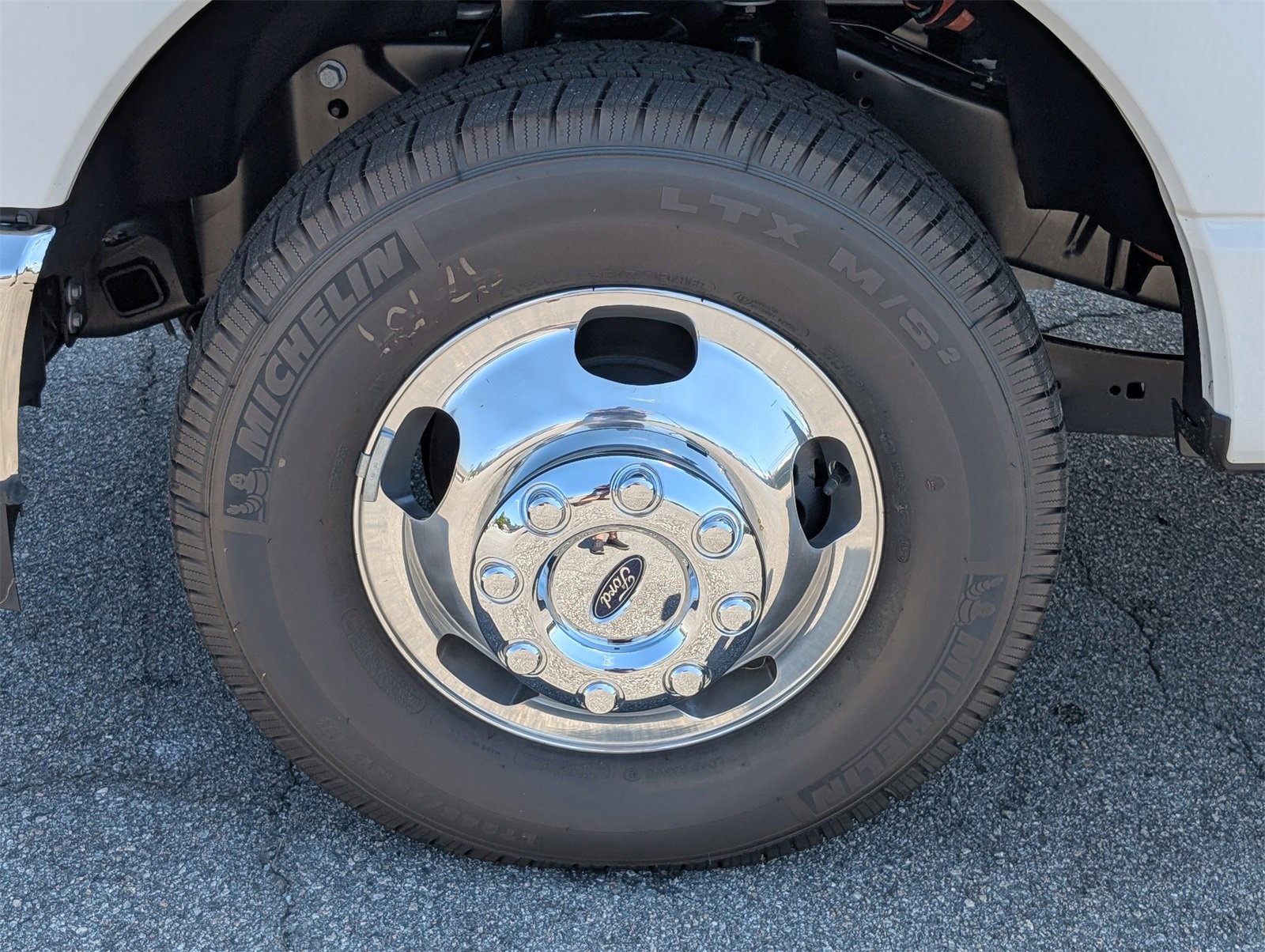 New 2025 Ford F350 XL w/ XL Chrome Package image 13