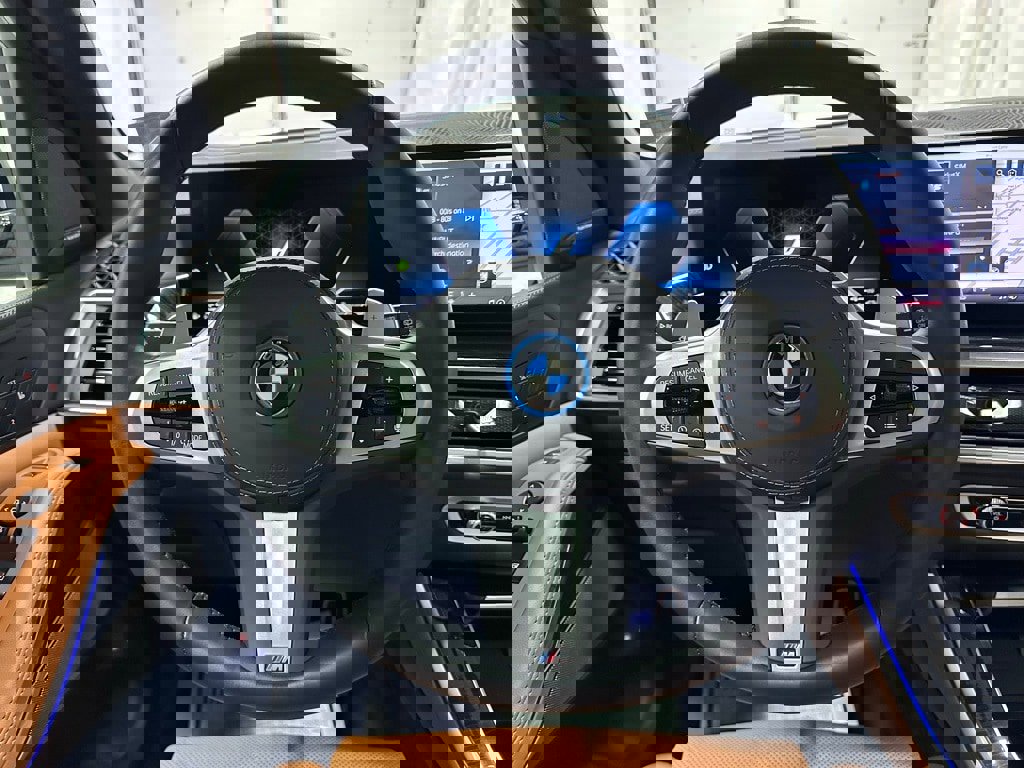 Used 2026 BMW X5 xDrive50e image 18