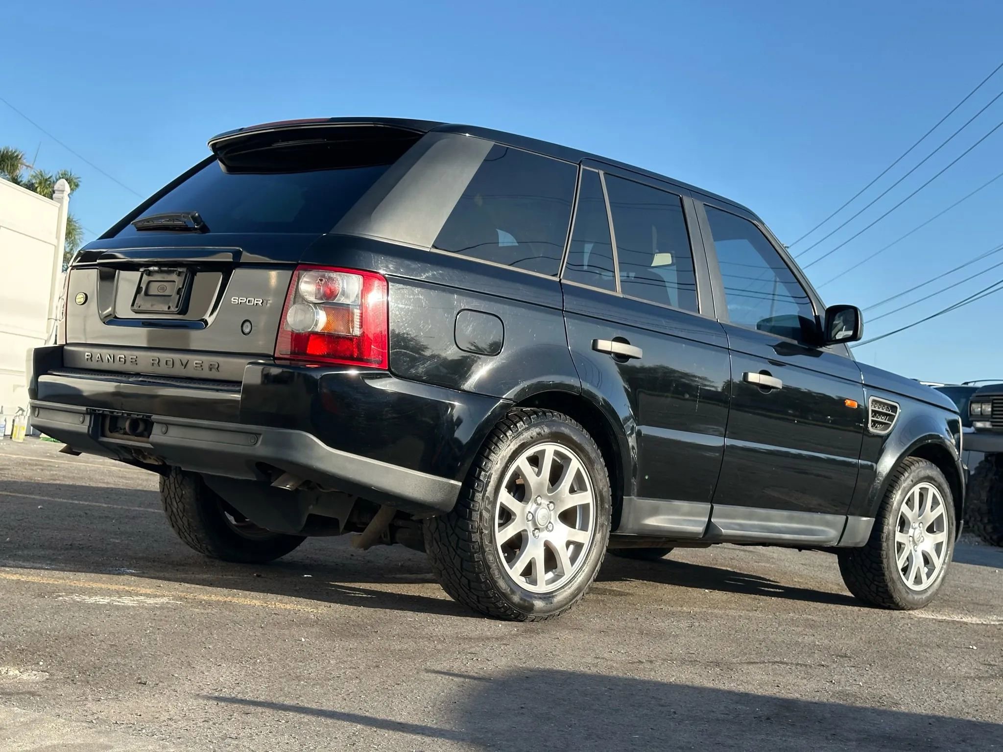 Used 2008 Land Rover Range Rover Sport HSE image 3