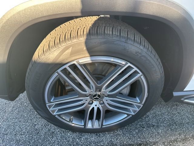 Certified 2026 Mercedes-Benz GLS 450 4MATIC image 9