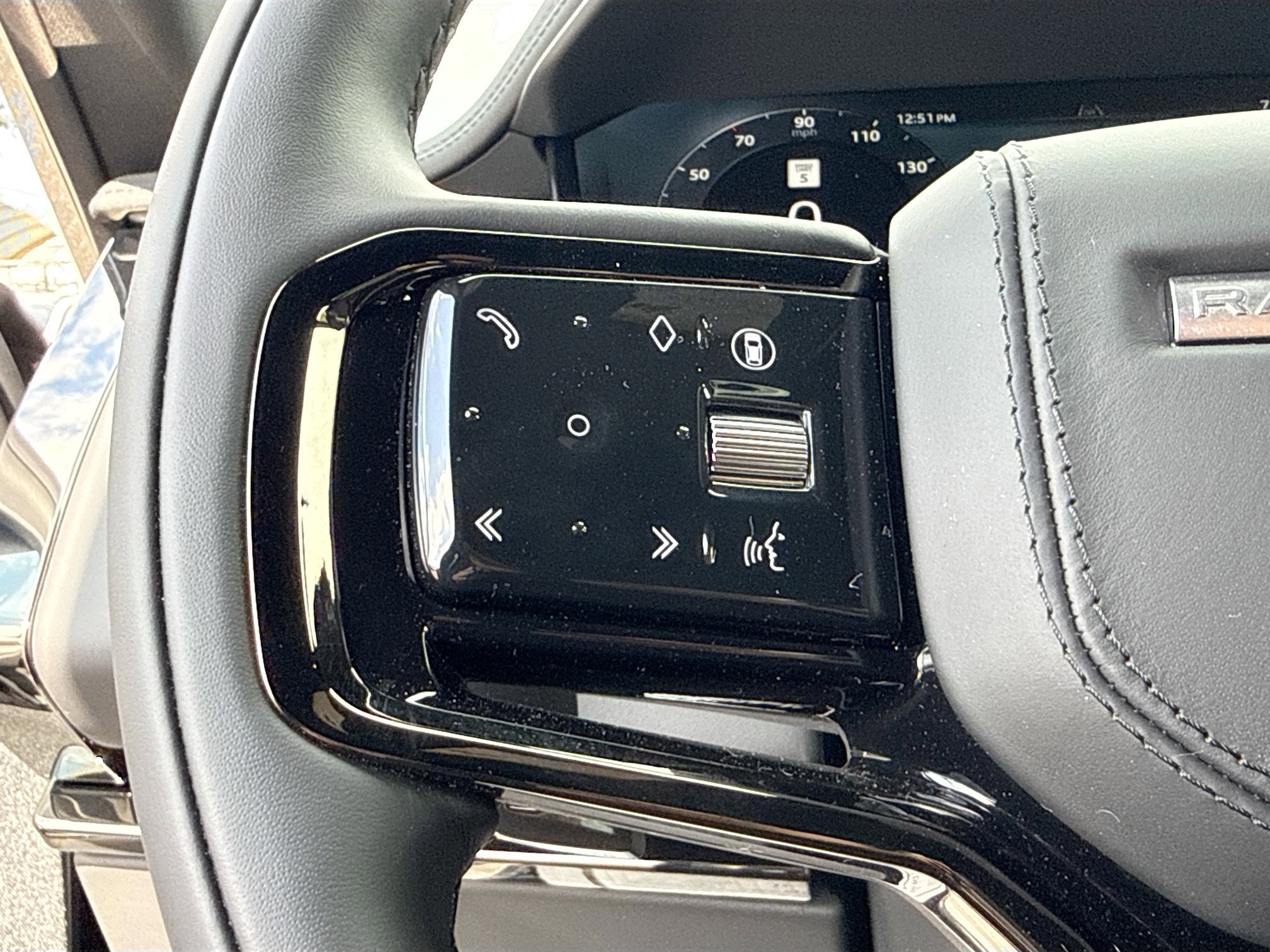 New 2026 Land Rover Range Rover Sport Dynamic SE image 37