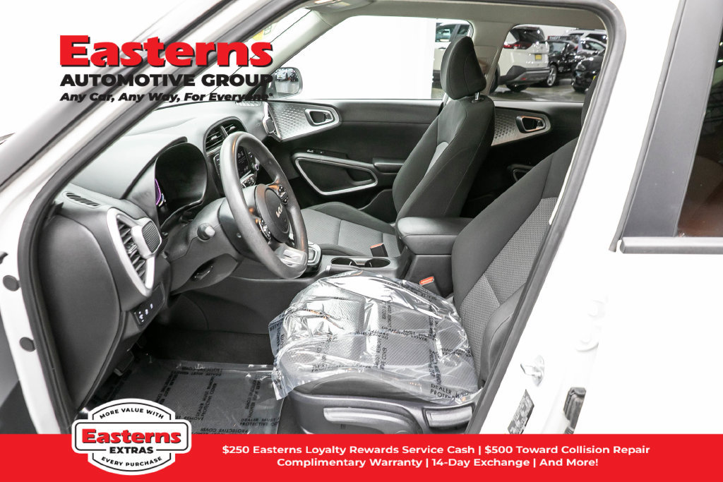 Used 2023 Kia Soul LX FWD image 15