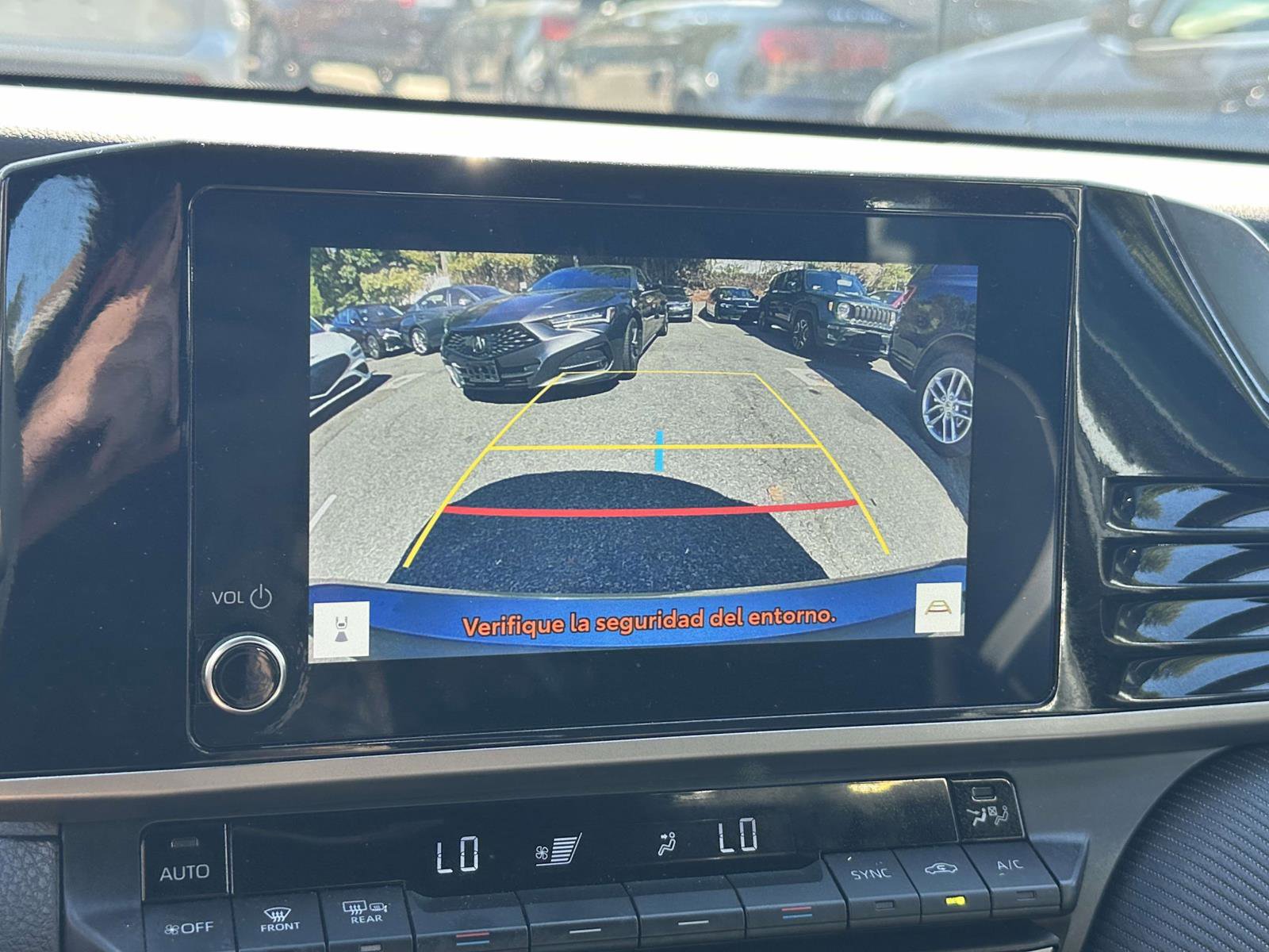 Used 2025 Toyota Camry SE image 31