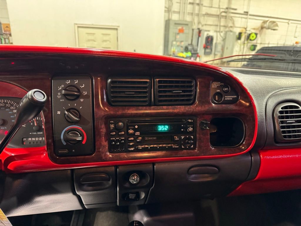 Used 1999 Dodge Ram 2500 Truck ST image 16