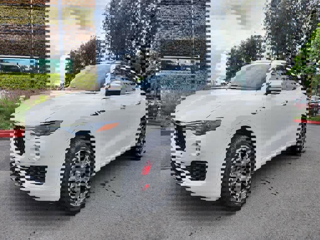 Used 2017 Maserati Levante S image 3