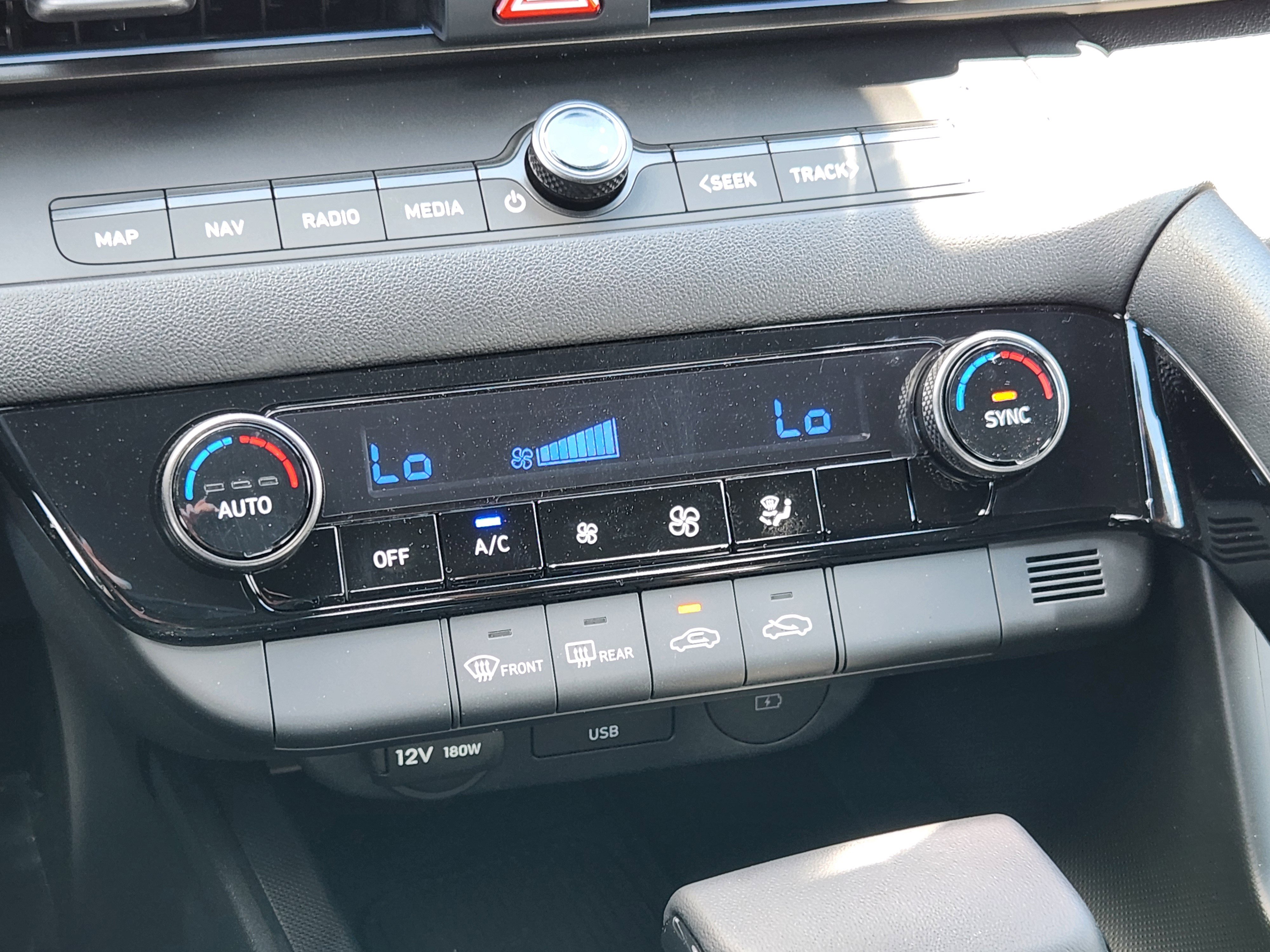 Used 2025 Hyundai Elantra Sport image 15