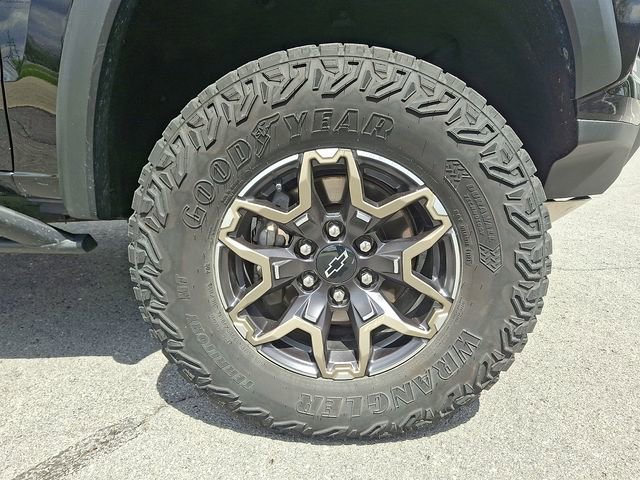 Used 2023 Chevrolet Colorado ZR2 w/ ZR2 Convenience Package III AWD/4WD image 10