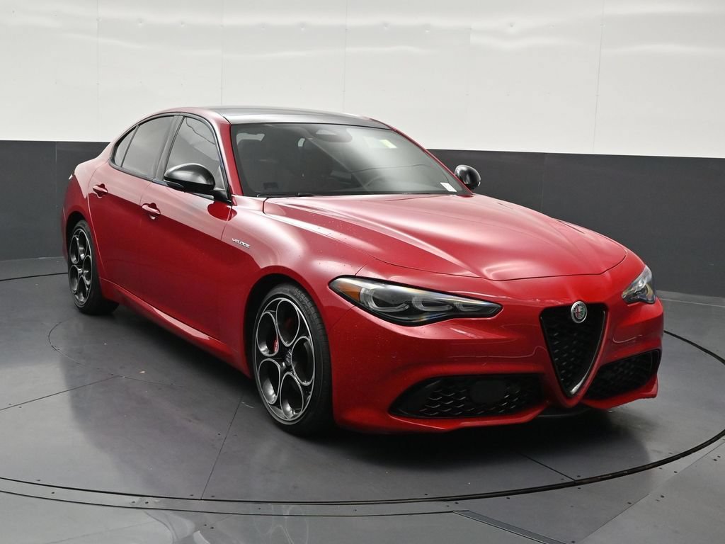 Used 2025 Alfa Romeo Giulia w/ Veloce Package Rwd image 8