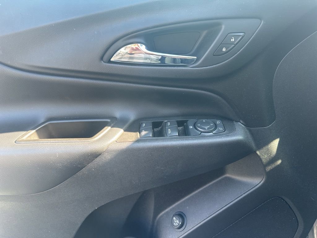 Used 2018 Chevrolet Equinox LT image 10