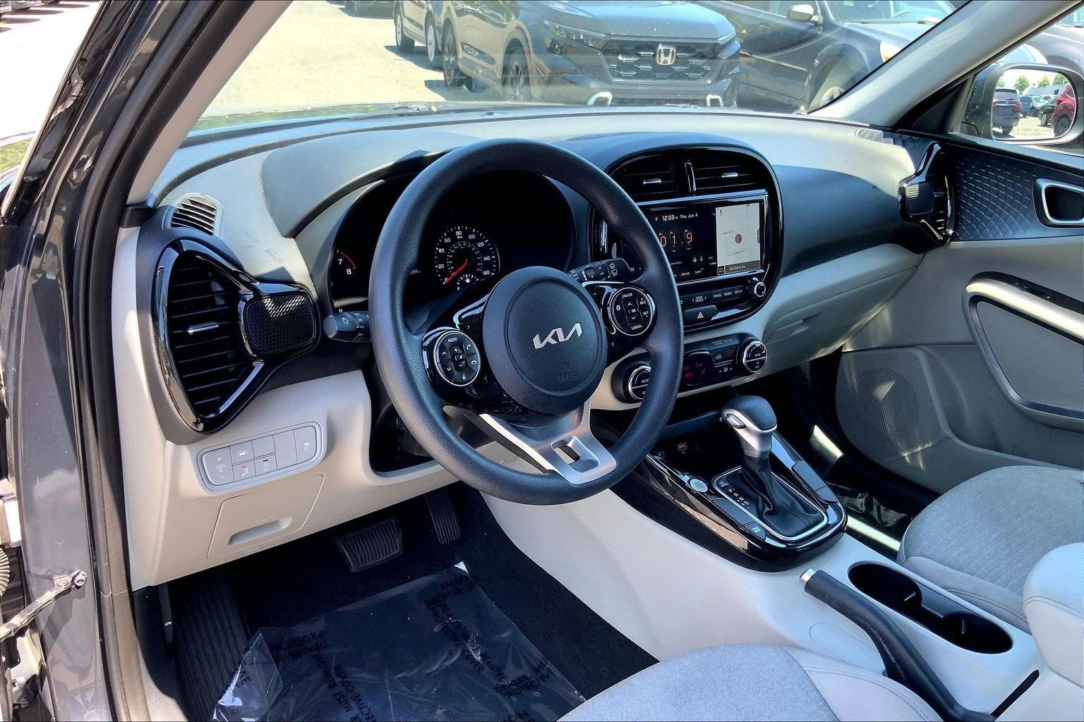 Used 2022 Kia Soul S FWD image 18
