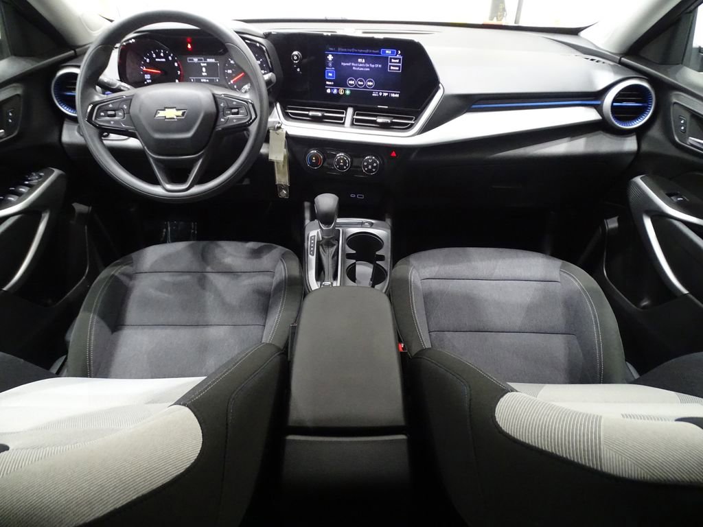 Used 2024 Chevrolet Trax LS image 28