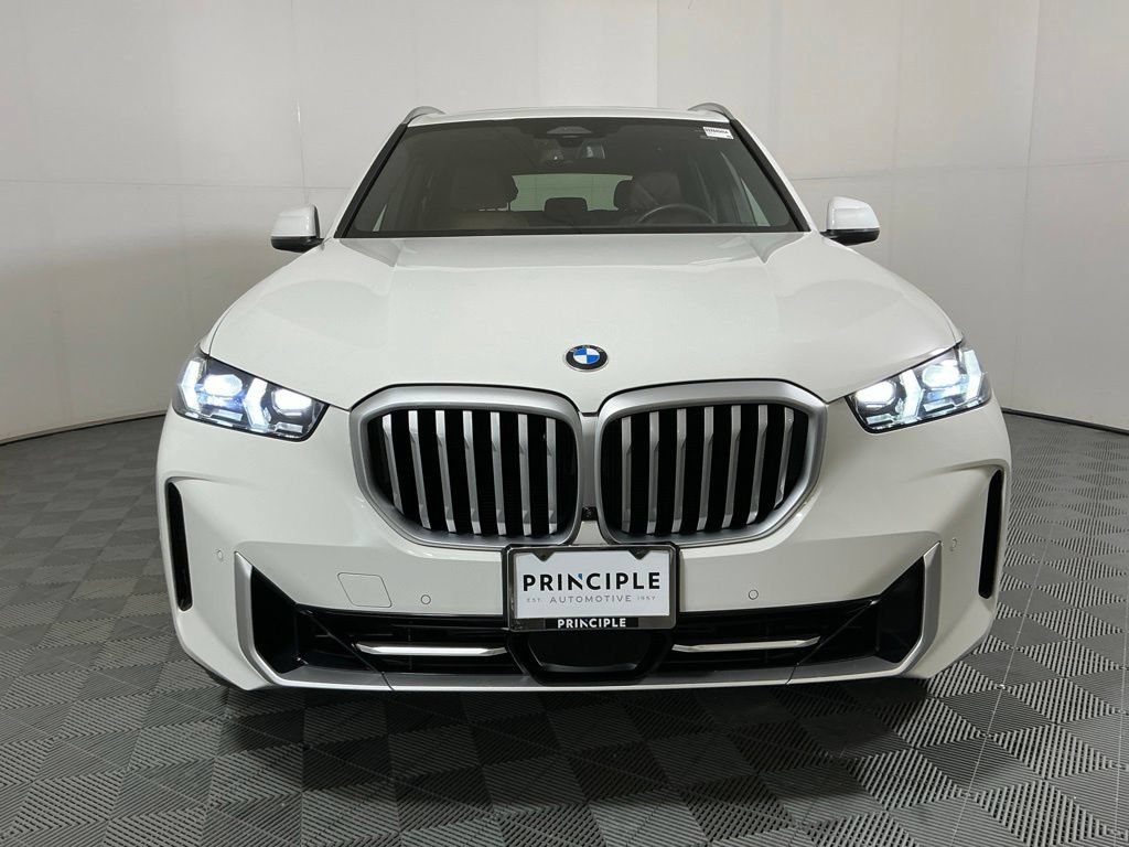 Used 2025 BMW X5 xDrive40i w/ Climate Comfort Package AWD/4WD image 3