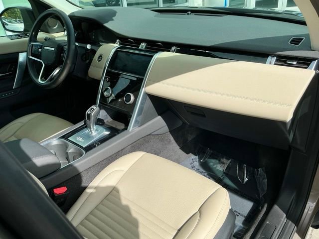 Used 2023 Land Rover Discovery Sport SE image 19