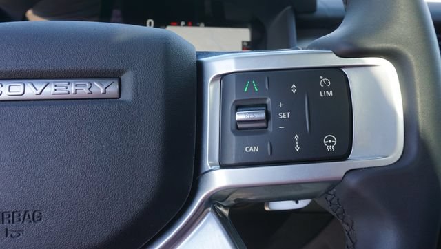 Used 2024 Land Rover Discovery Dynamic SE AWD/4WD image 14