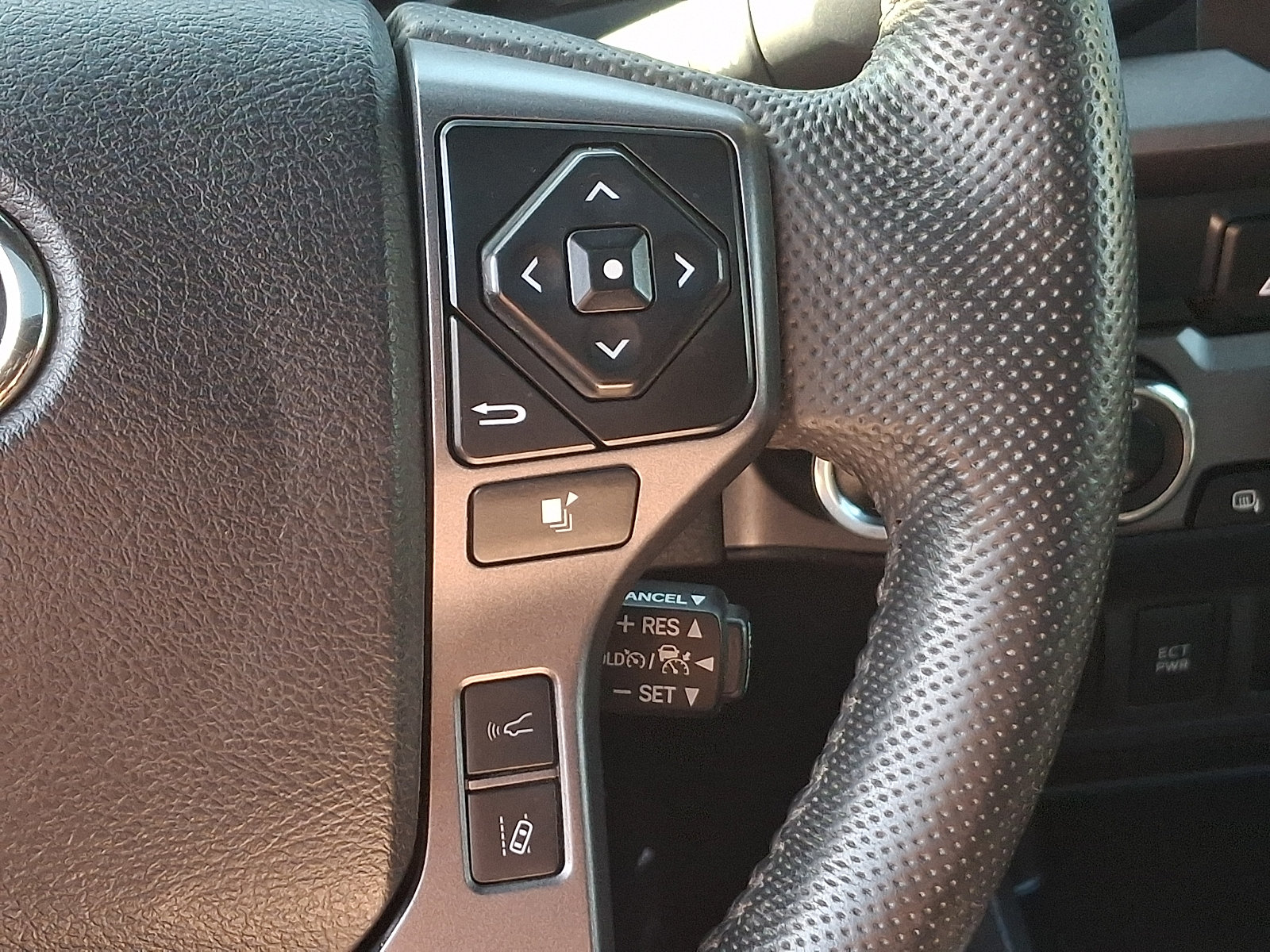 Used 2022 Toyota Tacoma TRD Sport w/ TRD Premium Sport Package AWD/4WD image 23