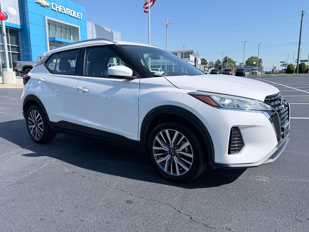 Used 2024 Nissan Kicks SV FWD image 2