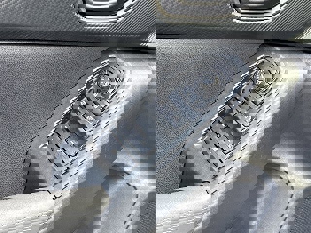 Certified 2025 Subaru Crosstrek 2.0i Premium image 25