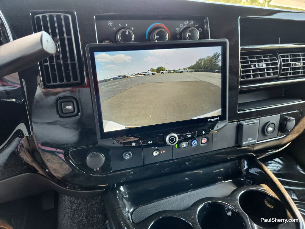 Used 2023 Chevrolet Express 2500 image 3