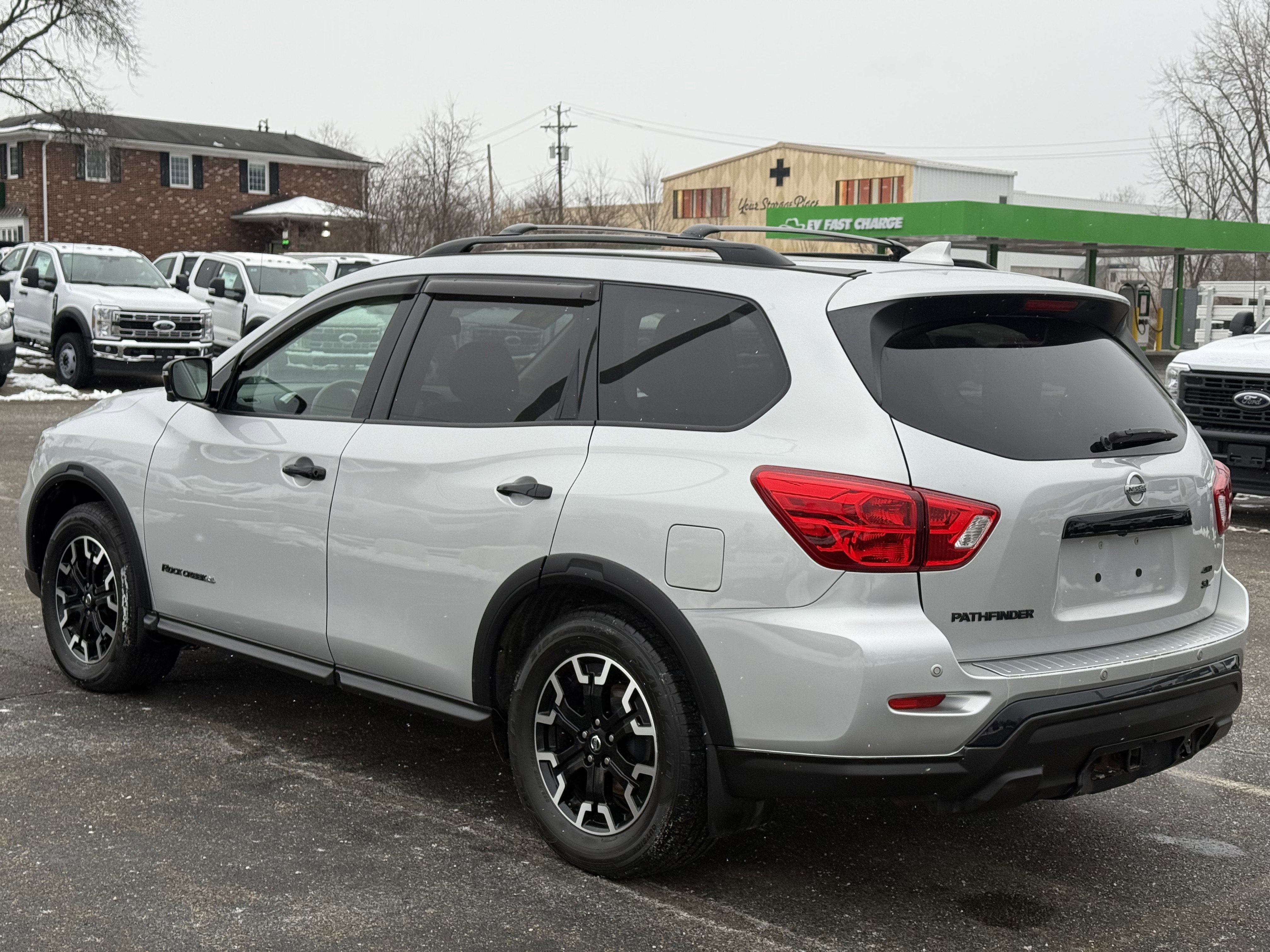 Used 2019 Nissan Pathfinder SL image 4