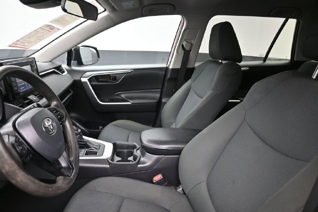 Certified 2021 Toyota RAV4 LE AWD/4WD image 13