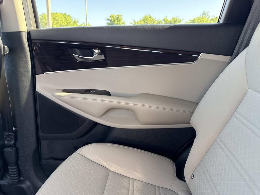 Used 2019 Kia Sorento LX w/ LX V6 Convenience Package image 14