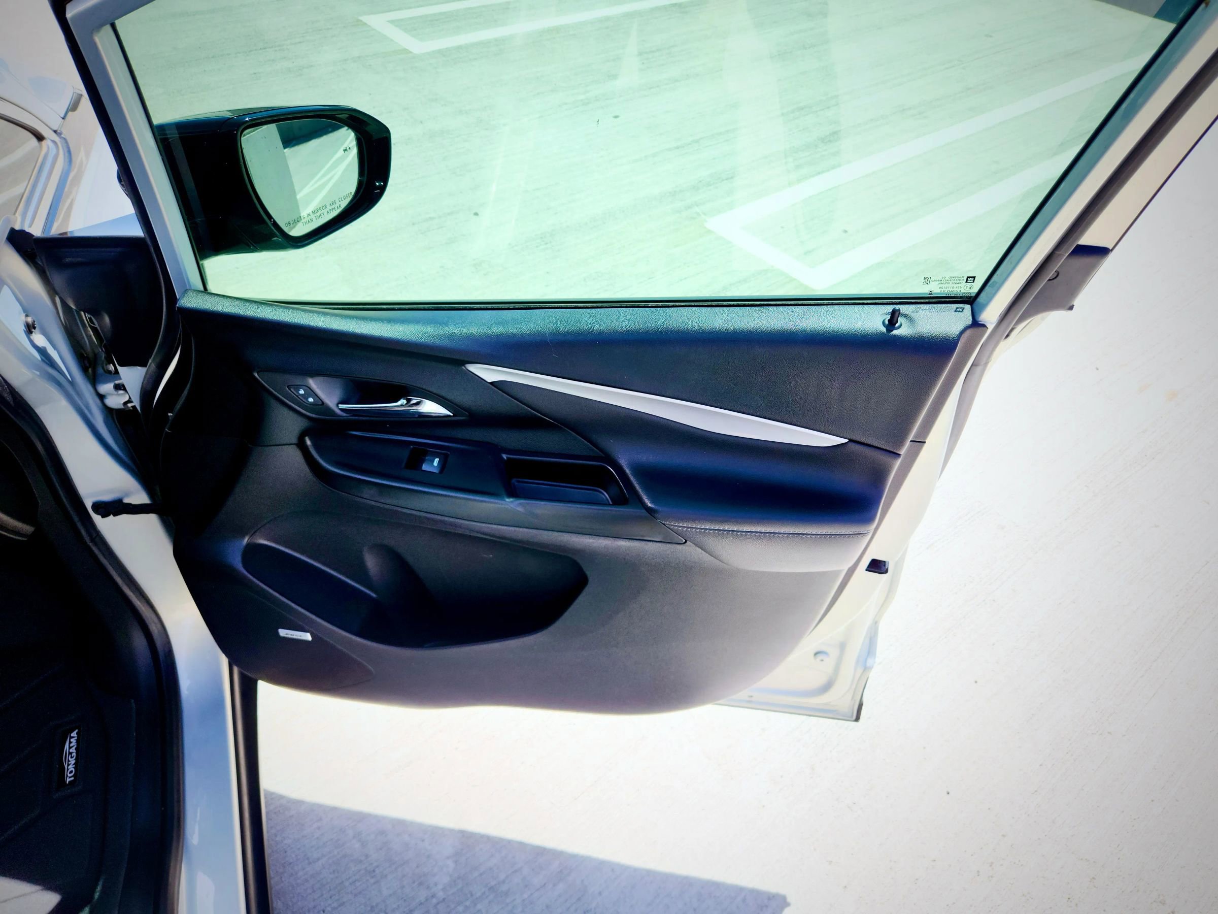 Used 2023 Chevrolet Bolt LT w/ Infotainment Package FWD image 30