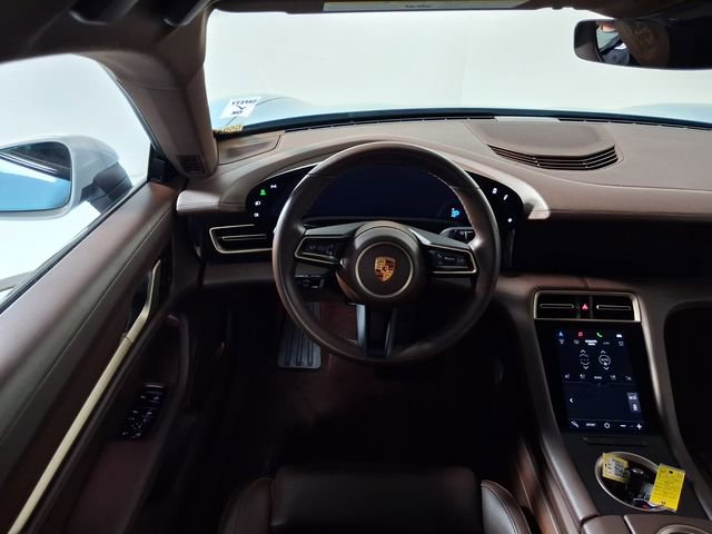 Used 2021 Porsche Taycan image 13