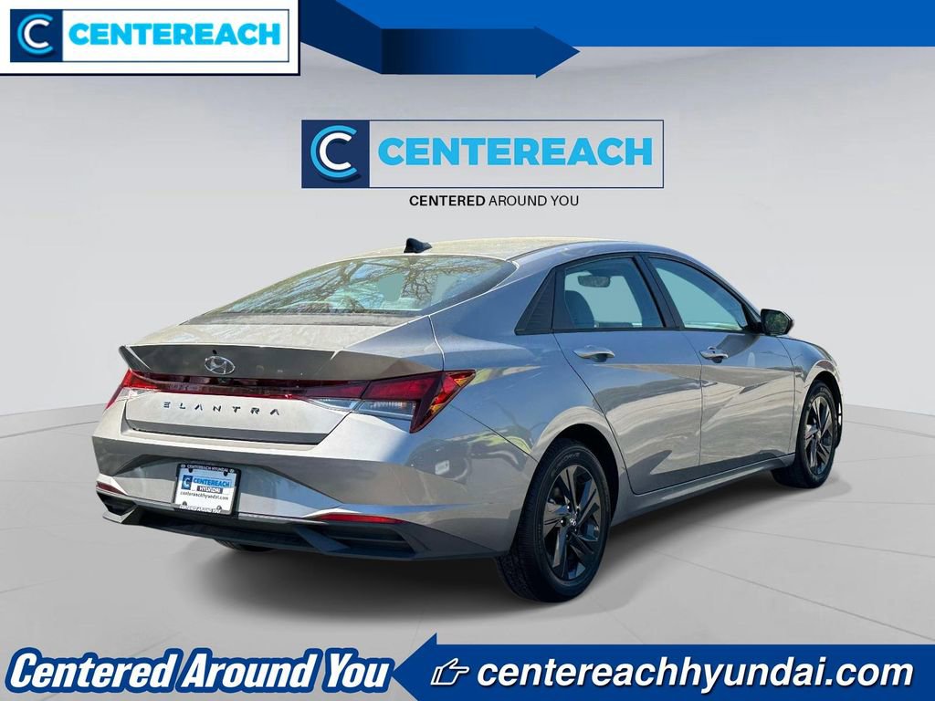 Used 2021 Hyundai Elantra SEL w/ Cargo Package FWD image 4