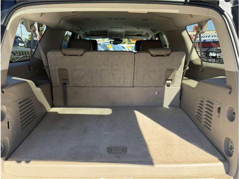 Used 2016 Chevrolet Suburban LT image 25
