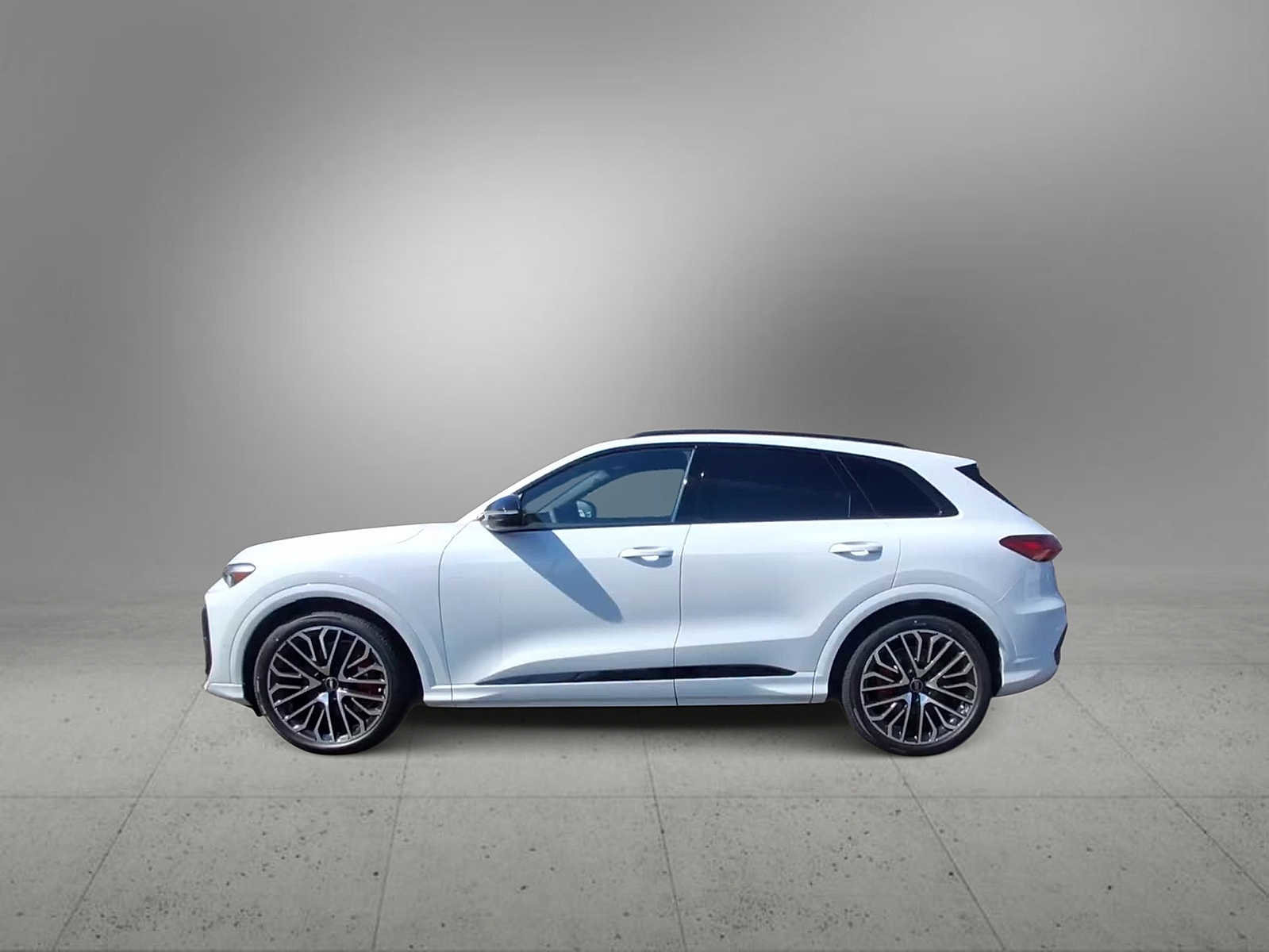 New 2025 Audi SQ5 Prestige image 5