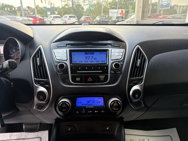 Used 2012 Hyundai Tucson Limited FWD image 26