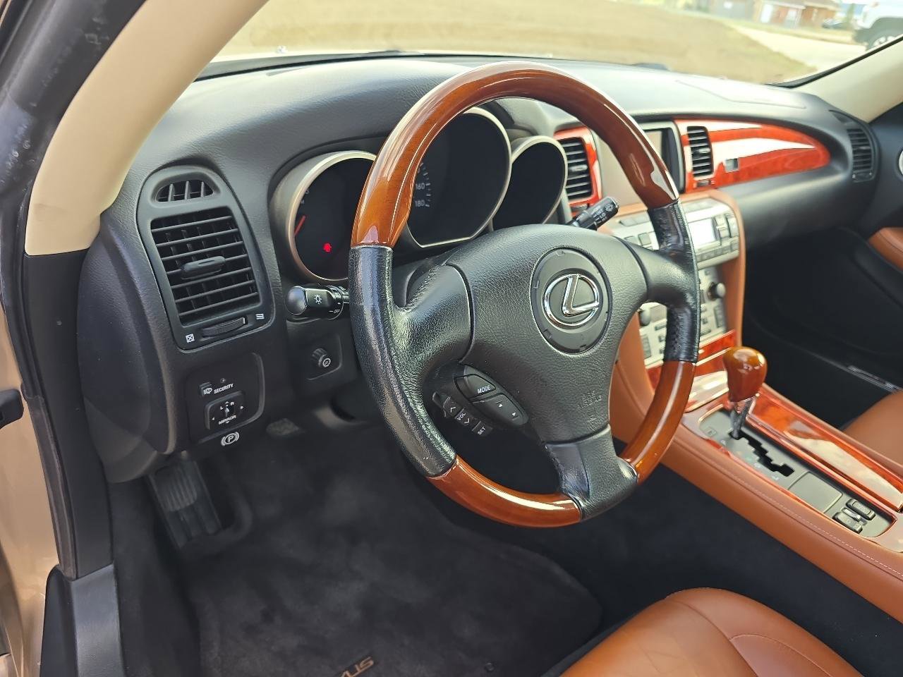 Used 2005 Lexus SC 430 Convertible image 14