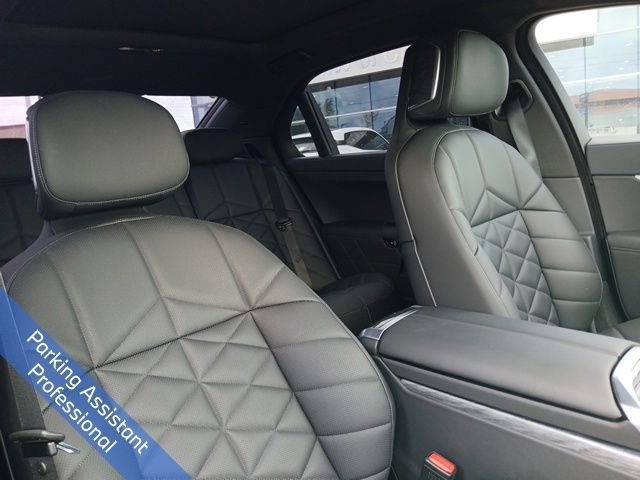 Certified 2025 BMW 740i image 18