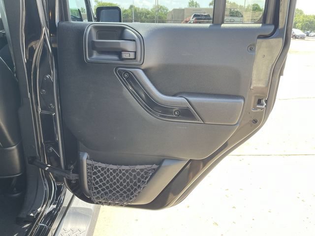 Used 2017 Jeep Wrangler Unlimited Sahara AWD/4WD image 14