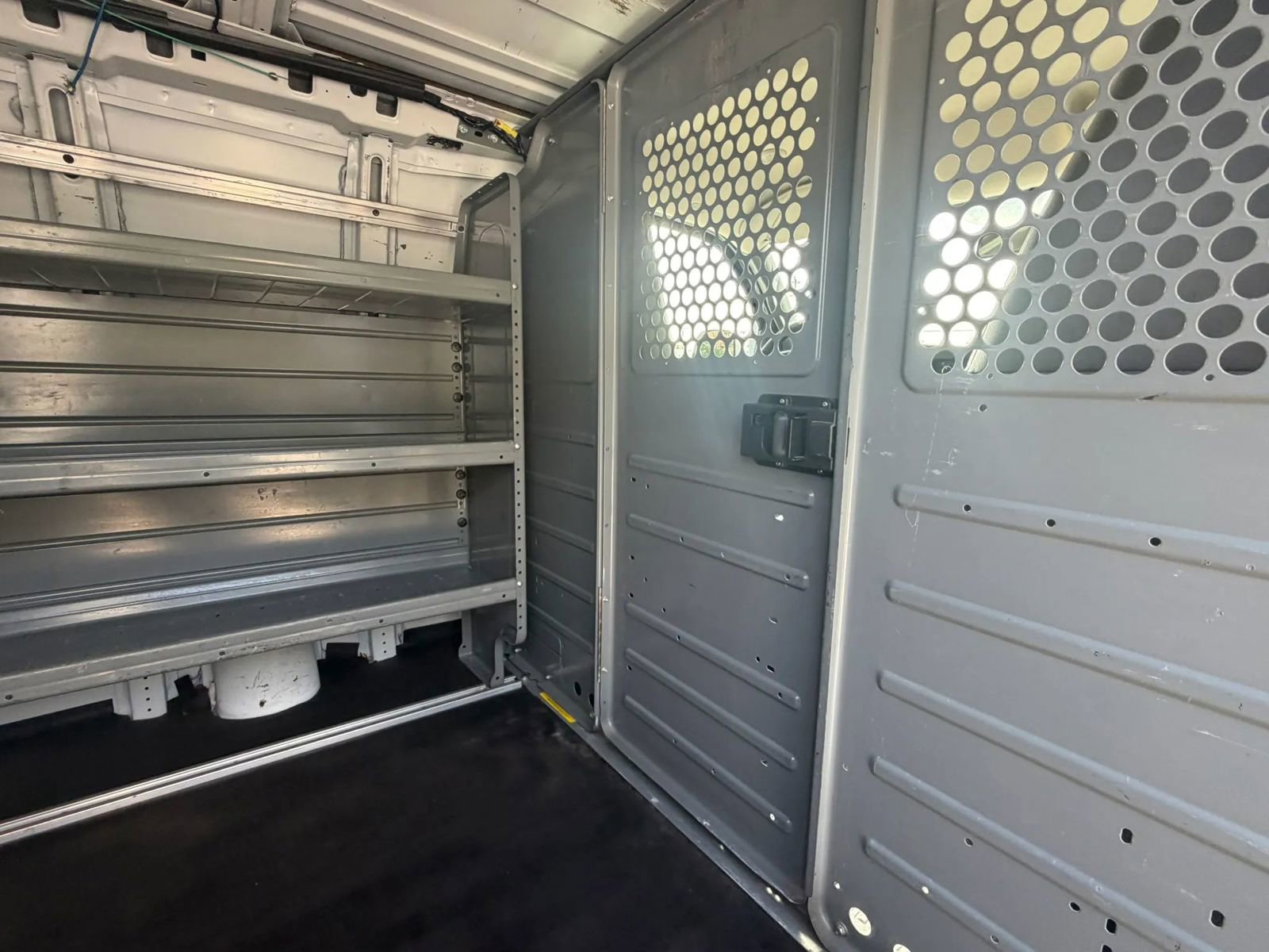 Used 2018 Chevrolet Express 2500 image 14