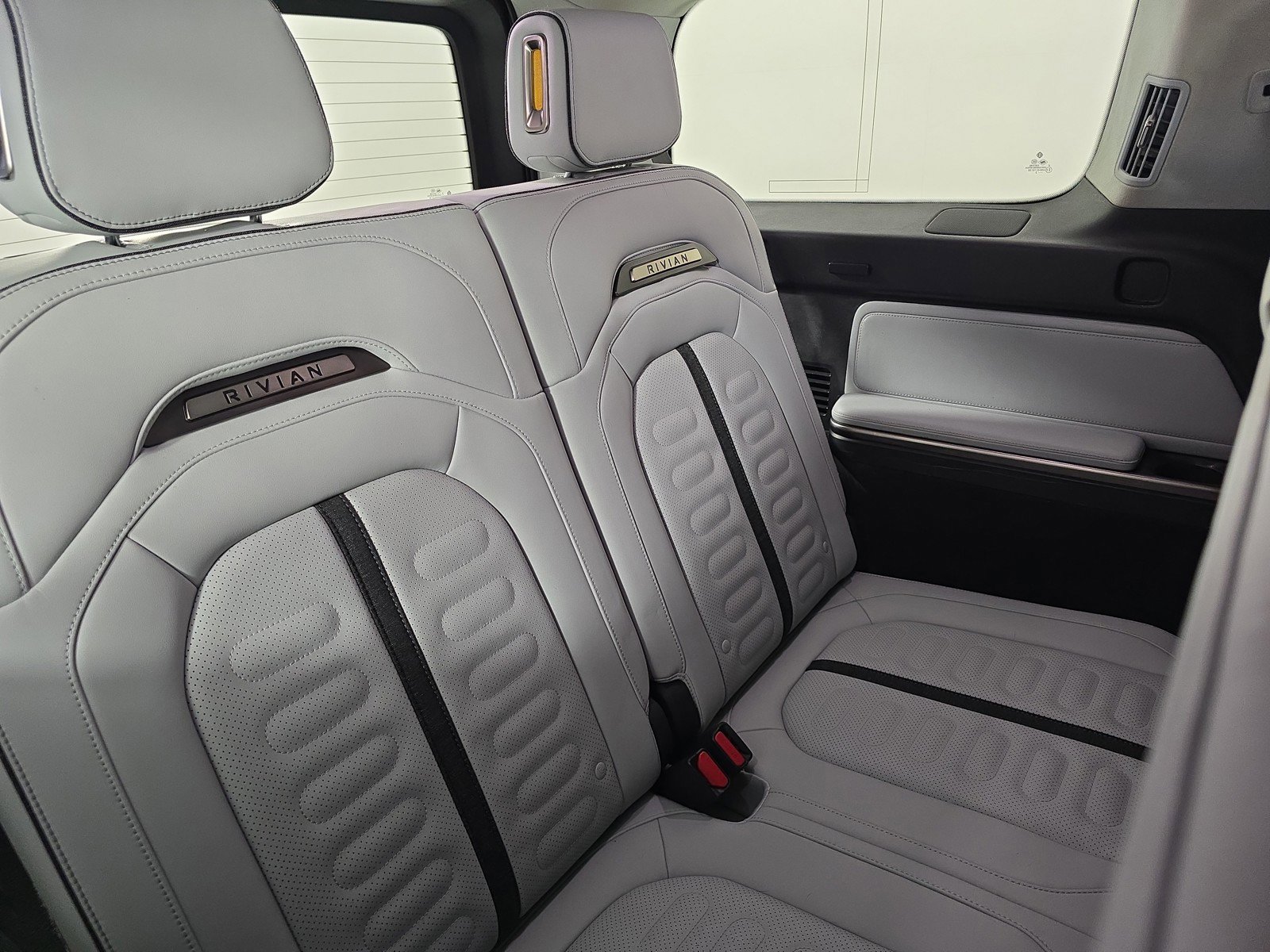 Used 2023 Rivian R1S Adventure image 25