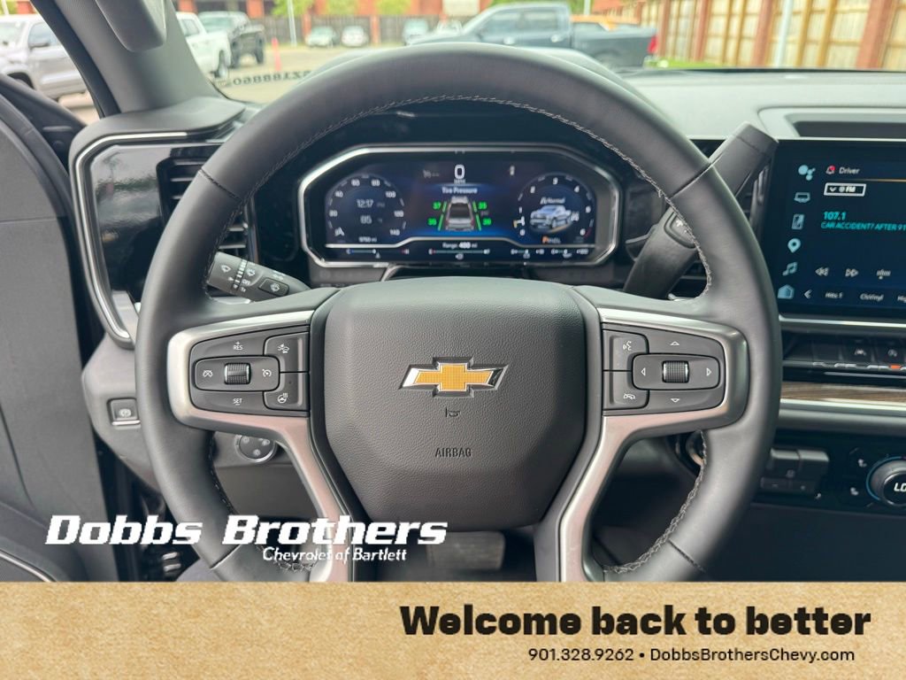 Used 2025 Chevrolet Silverado 1500 LT AWD/4WD image 16